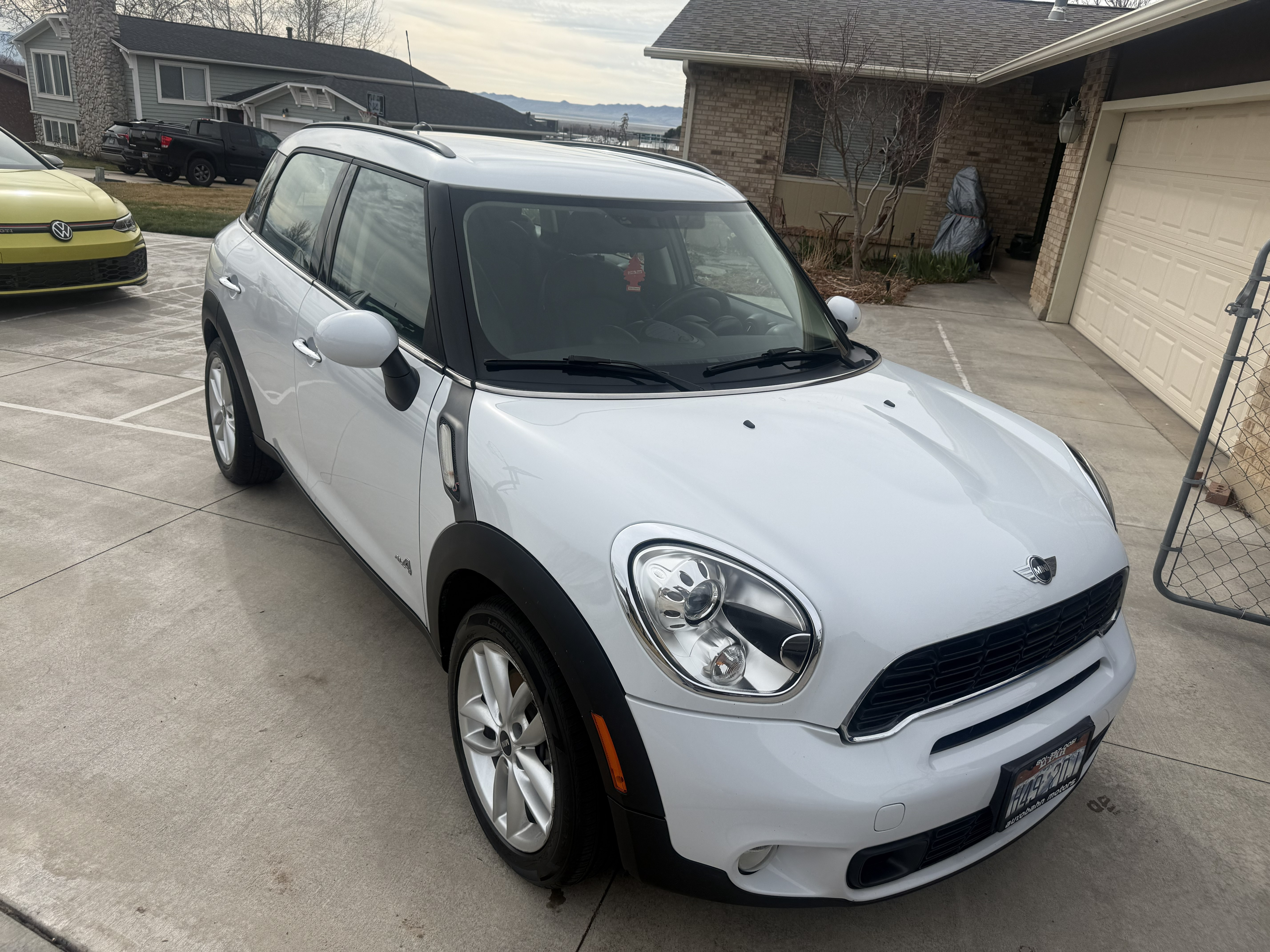 Mini Cooper Countryman after 3-year ceramic – deep gloss finish